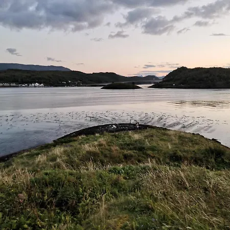Sokkelleilighet Rett Ved Saltstraumen * Будё